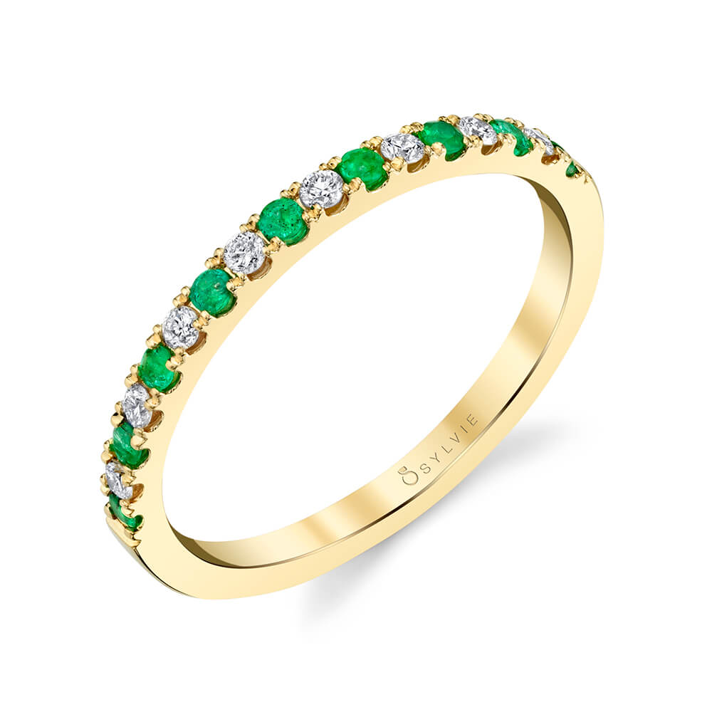 Classic Round Brilliant Diamond and Emerald Band
