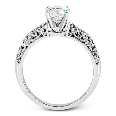 Engagement Ring in 18k Gold with Diamonds