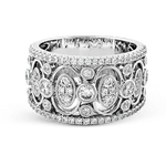 Right Hand Ring in 18k Gold with Diamonds