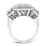 Engagement Ring in 18k Gold with Diamonds