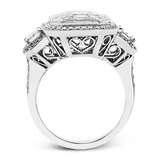 Engagement Ring in 18k Gold with Diamonds