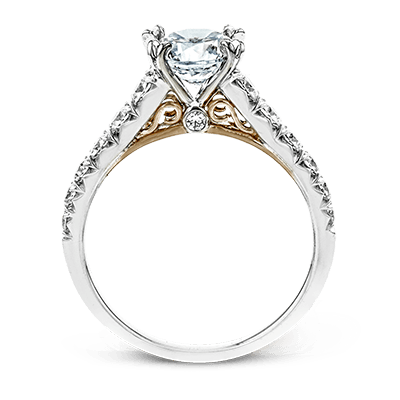 Engagement Ring in 18k Gold with Diamonds