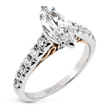 Engagement Ring in 18k Gold with Diamonds