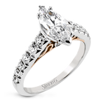 Engagement Ring in 18k Gold with Diamonds
