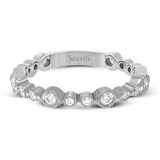 Right Hand Ring in 18k Gold with Diamonds