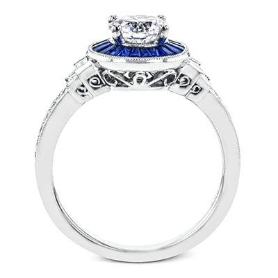 Engagement Ring in 18k Gold with Diamonds