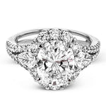 Engagement Ring in 18k Gold with Diamonds