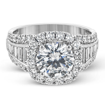 Engagement Ring in 18k Gold with Diamonds