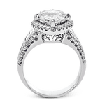 Engagement Ring in 18k Gold with Diamonds