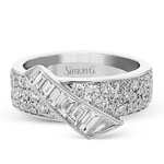 Right Hand Ring in 18k Gold with Diamonds