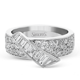 Right Hand Ring in 18k Gold with Diamonds