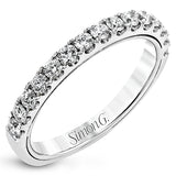 Engagement Ring in 18k Gold with Diamonds