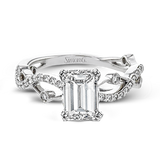 Engagement Ring in 18k Gold with Diamonds