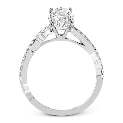 Engagement Ring in 18k Gold with Diamonds