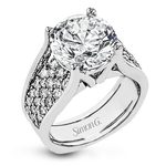 Engagement Ring in 18k Gold with Diamonds