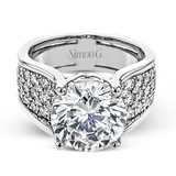 Engagement Ring in 18k Gold with Diamonds