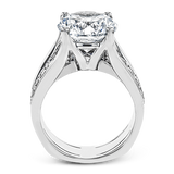 Engagement Ring in 18k Gold with Diamonds