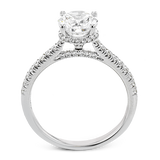 Engagement Ring in 18k Gold with Diamonds