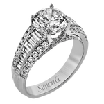 Engagement Ring in 18k Gold with Diamonds