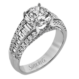Engagement Ring in 18k Gold with Diamonds