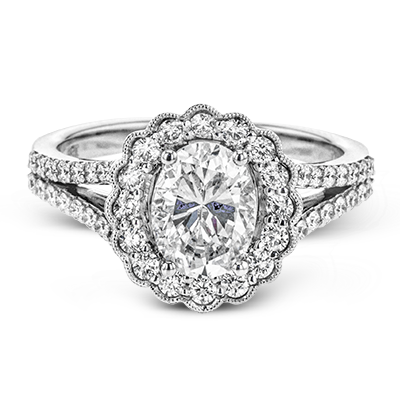 Engagement Ring in 18k Gold with Diamonds