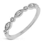Right Hand Ring in 18k Gold with Diamonds