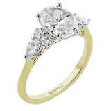 Engagement Ring in 18k Gold with Diamonds