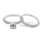 Engagement Ring in 18k Gold with Diamonds