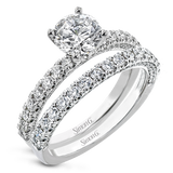 Engagement Ring in 18k Gold with Diamonds