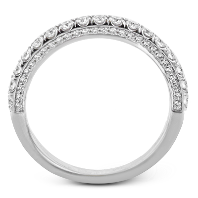 Engagement Ring in 18k Gold with Diamonds