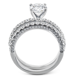 Engagement Ring in 18k Gold with Diamonds