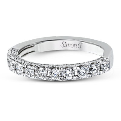 Engagement Ring in 18k Gold with Diamonds