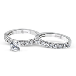 Engagement Ring in 18k Gold with Diamonds