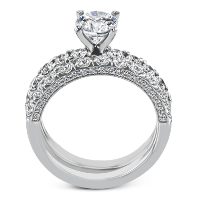 Engagement Ring in 18k Gold with Diamonds