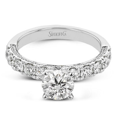 Engagement Ring in 18k Gold with Diamonds