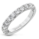 Engagement Ring in 18k Gold with Diamonds