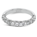 Engagement Ring in 18k Gold with Diamonds