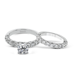 Engagement Ring in 18k Gold with Diamonds