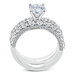 Engagement Ring in 18k Gold with Diamonds