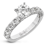 Engagement Ring in 18k Gold with Diamonds