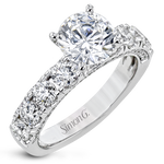 Engagement Ring in 18k Gold with Diamonds