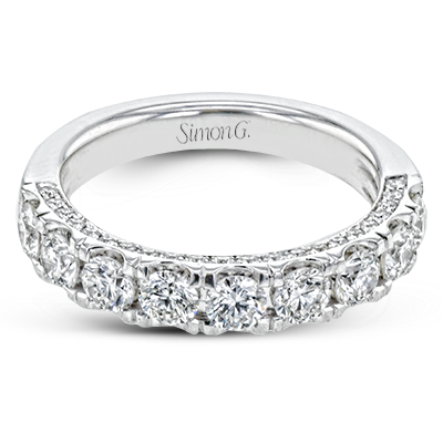 Engagement Ring in 18k Gold with Diamonds