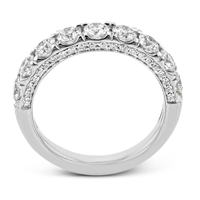 Engagement Ring in 18k Gold with Diamonds