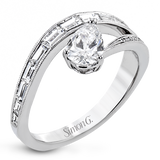 Engagement Ring in 18k Gold with Diamonds