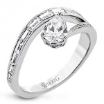Engagement Ring in 18k Gold with Diamonds