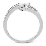 Engagement Ring in 18k Gold with Diamonds