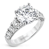 Engagement Ring in 18k Gold with Diamonds