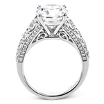Engagement Ring in 18k Gold with Diamonds