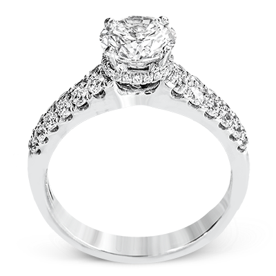 Engagement Ring in 18k Gold with Diamonds