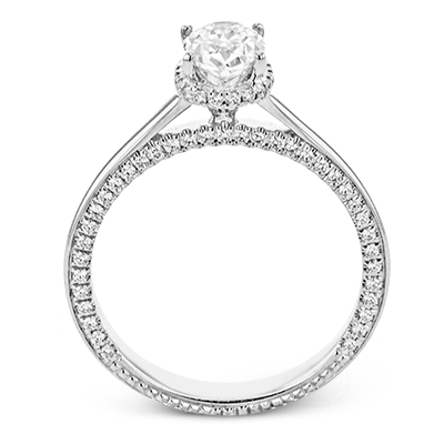 Engagement Ring in 18k Gold with Diamonds